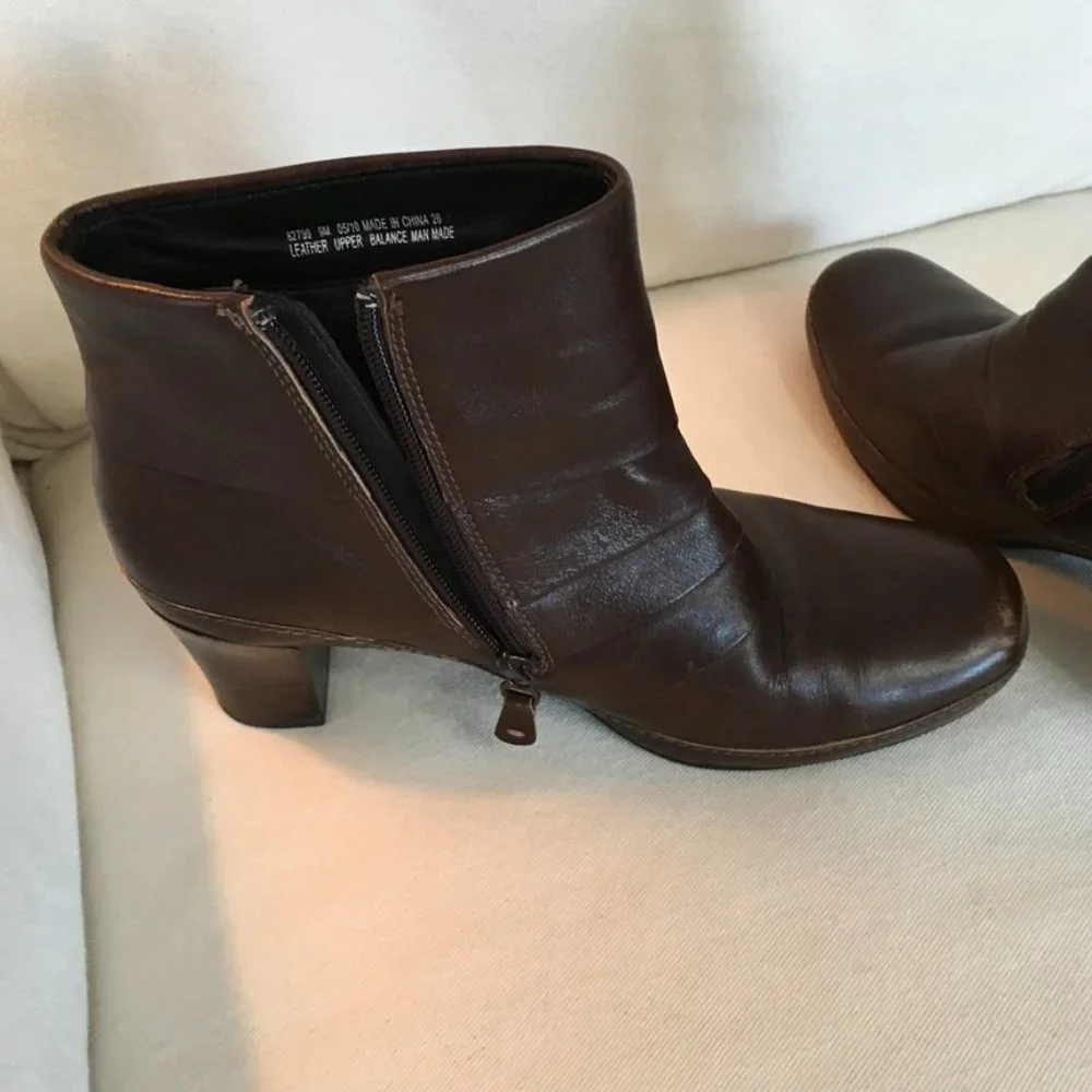 Clarks Active Air Artisan Leather Zipper Boots - Picture 8 of 8